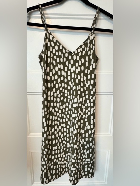 Vero Moda Dresses & Skirts - Vero Moda Green Slip Dress XS Spotted Print Adjustable Straps Minimal Midi